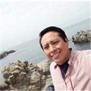 Profesor de Ciencia y Tecnología brinda clases dinámicas para primaria y secundaria