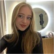 Matilde, diplomata al liceo scientifico e studiato ad una scuola inglese con diploma di terza media, offre ripetizioni di inglese e aiuto compiti