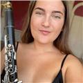 Profesora de clarinete y flauta - professor of clarinet and recorder