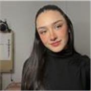 Profesora de inglés, matemáticas y refuerzos de varias asignaturas con 3 años de experiencia tratando con niños de entre 11 a 16.