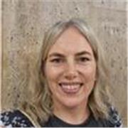 Soy docente con vocación.Tengo un grado en Economía con más de 15 años dando clases en nivel secundario y universitario. 