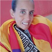 Soy una persona muy carismática tanto con los niños como con adultos me encanta sociabilizar y ayudar a la gente