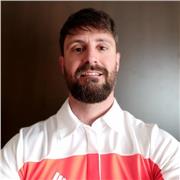 Profesor de Pádel titulado por la FEP, tengo 4 años de experiencia en la docencia del Pádel, me encanta mí profesión e intento inculcarla de una manera proactiva, divertida y fácil
