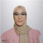 Bonjour, je suis Abeer du Maroc, j’ai 25 ans, je suis professeur d’arabe avec un certificat de licence