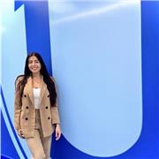 Profesional con más de 3 años de experiencia en banca y sector financiero y como profesora en administración y matemáticas