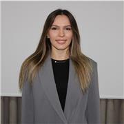 Englischlehrerin mit fünf Jahren Berufserfahrung bietet professionellen Unterricht für Kinder, Jugendliche und Erwachsene