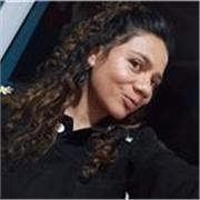 Profesora de apoyo escolar especializada en clases personalizadas para niños de manera presencial