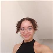 Soy estudiante de Traducción e Interpretación y ofrezco clases a personas con un nivel menor al C1.