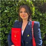 Ciao! Sono Martina, una ragazza neolaureata con la passione per insegnamento in presenza o da remoto per bambini e ragazzi