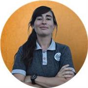 Profesora de anatomía imparte clases a niños de todas las edades