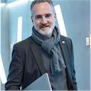 Formateur expert en Intelligence Artificielle avec 30 ans d’expérience en informatique, propose des cours d’IA
