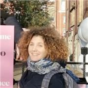 studentessa lettere moderne offre ripetizioni