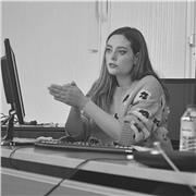 Profesora graduada en Historia y Patrimonio, con formación pedagógica oficial y título de inglés Cambridge