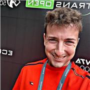 Offro lezioni di inglese (che conosco a livello C1/C2) e storia (materia nella quale mi sto laureando)