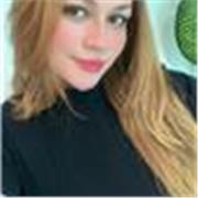 Me defino como una persona responsable, paciente y comunicativa, con facilidad para explicar ideas de forma clara y adaptarme.