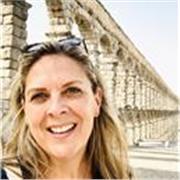 Profesora de inglés imparte clases particulares para estudiantes de bachillerato, universitario, y profesiónal