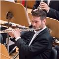 Profesor de flauta travesera con un máster en el extranjero