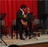 Profesor de Guitarra imparte clases de Guitarra clásica y Lenguaje Musical