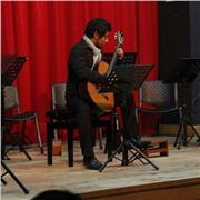 Profesor de Guitarra imparte clases de Guitarra clásica, Lenguaje Musical y armonía tradicional