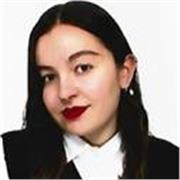 Soy graduada en Bellas Artes con dos años cursados en Ingeniería Civil y el Máster de Profesorado.