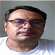 Licenciado en Educación co enfasis en Ciencias Sociales, ofrece clase a estudiantes de todas las edades