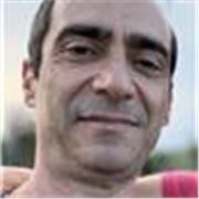 Profesor especializado en programación de y uso de inteligencia artificial