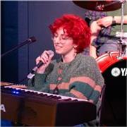 Studentessa di canto jazz al Conservatorio di Torino offre lezioni di canto per adulti e bambini