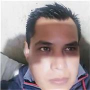 Tutor de español enseña a estudiantes de todas las edades