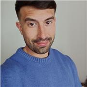 Profesor de Educación Primaria, con especialidad en pedagogía terapéutica. B1 de inglés por la universidad de Cambridge y Celga 4 de gallego
