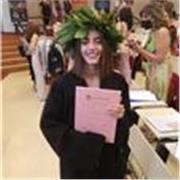 Laureata in Traduzione specialistica ed interpretariato di conferenza impartisce lezioni di inglese perscuole elementari e medie
