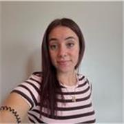 Actualmente estoy estudiando educación primaria en la UVA, me apasionan los niños  y es a lo que me quiero dedicar en un futuro.