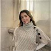 Soy una estudiante universitaria. Me considero una persona responsable, tranquila y paciente.