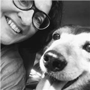 Laureta in giurisprudenza ed avvocata, offre lezioni di diritto civile (in tutte le sue branche) penale ed amministrativo