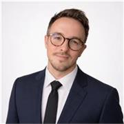 Profesor de inglés con experiencia en preparación de exámenes, inglés de negocios, conversación, y clases para niños y adultos