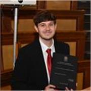 Sono laureato in Giurisprudenza e offro ripetizioni e mi metto a disposizione per aiutare gli studenti nello studio del Diritto