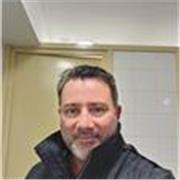 Profesor con experiencia de mas de 20 años de experiencia universitaria facilitando clases a jóvenes y adultos 