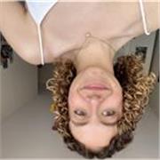 ¡Transforma el miedo a las matemáticas en curiosidad y diversión con Daniela!