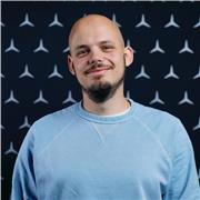 Englisch Tutor für alle Klassen. 
Gerne ebenfalls Hilfe für Studenten bei Hausarbeiten/Thesis