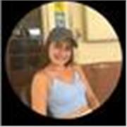 Profesora titulada en primaria con varios años de experiencia, dispuesta a ayudar y motivar a aquellos niños que lo necesiten.