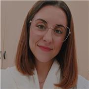 Profesora en el área de salud, soy Veterinaria, especializada en Microbiología