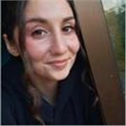 Soy una exalumna a la que se le da muy bien explicar,hacer que los alumnos entiendan las cosas de manera sencilla.