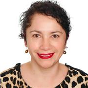 Profesora de manualidades apto para infantil y primaria.