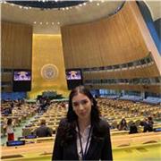 Ragazza italiana desidera insegnare l’inglese dopo numerose esperienze all’estero è una certificazione C1