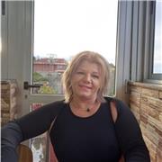 Se imparten clases de matemáticas, lengua, física y química, inglés, historia, biología. Para alumnos ESO y Bachillerato de cienci