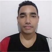 Profesor de matemáticas imparte clases a estudiantes de todas las edades