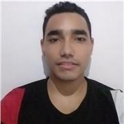 Profesor de matemáticas imparte clases a estudiantes de todas las edades