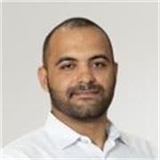 Native Portuguese tutor teaching beginners and intermediate students. Online lessons, bilingual support in English