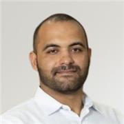 Native Portuguese tutor teaching beginners and intermediate students. Online lessons, bilingual support in English