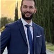 Dipendente banca impartisce lezioni madre lingua italiana e business per stranieri