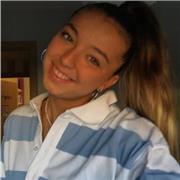 Soy Paula , una chica alegre , responsable , gentil y a la que le encantan los niños . 
Además , estudio Educación Primaria en la Universidad Complutense de Madrid y tengo experiencia impartiendo clases de diferentes materias y alumnos de diferentes curs